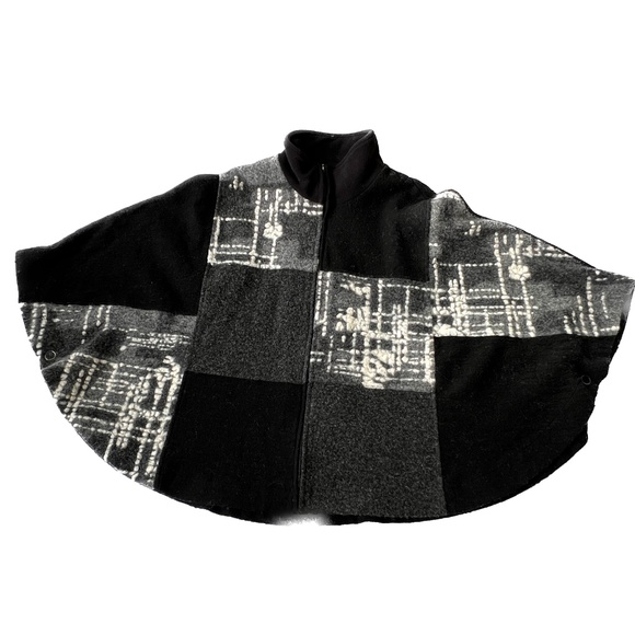 DOLCEZZA Italy poncho cape one size wool blend zip up black gray cream - Picture 3 of 7
